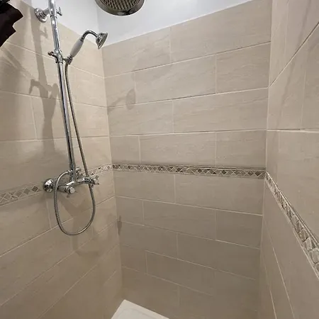 Maisonnette Bas Suquet, 200m Plages, 700m Palais, Au Calme Apartamento *